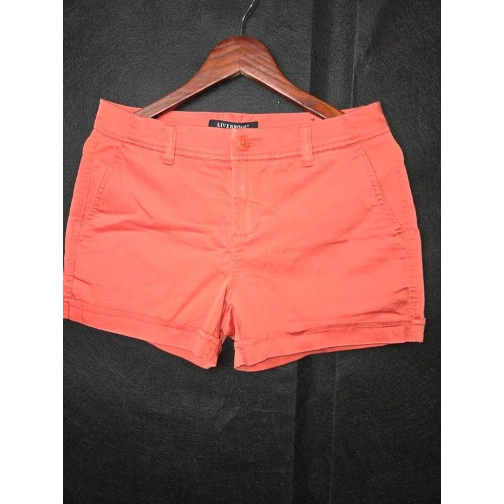 Women's short, Size: 6